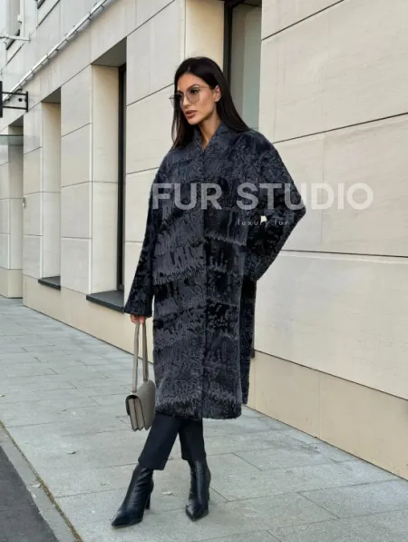 Меховое пальто из каракуля Graphite V-образный воротник - фото 10