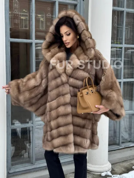 Шуба из меха куницы «летучая мышь» - фото 7