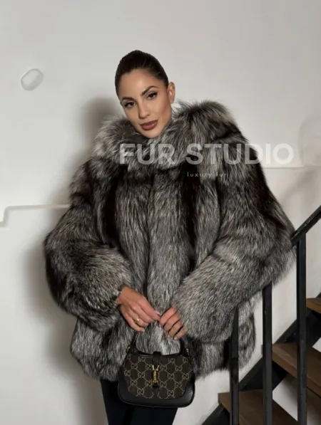 Полушубок из чернобурки с капюшоном цельные пластины - фото 13