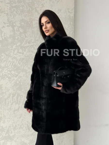 Норковая шуба в черном цвете воротник стойка - фото 7