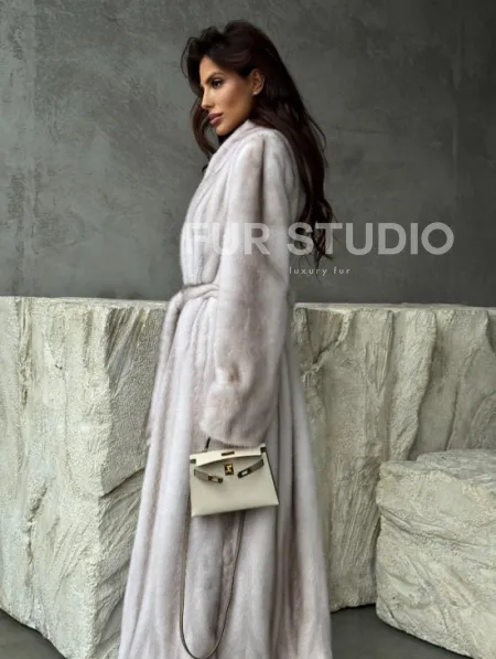 Светлая шуба из натуральной скандинавской норки - фото 10
