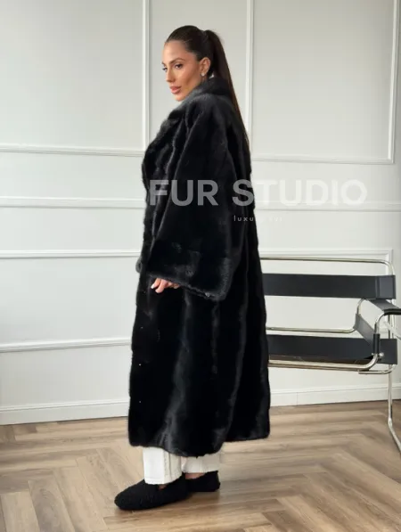 Черное меховое норковое пальто в стиле 
