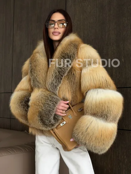 Полушубок-кроп с шалевым воротником из лисы - фото 0