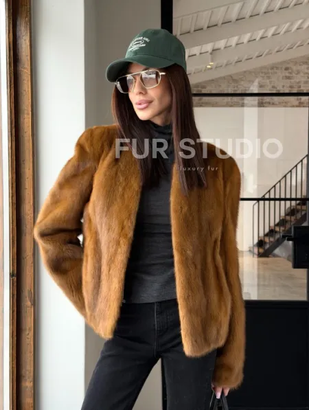 Меховой жакет из золотой норки - фото 27