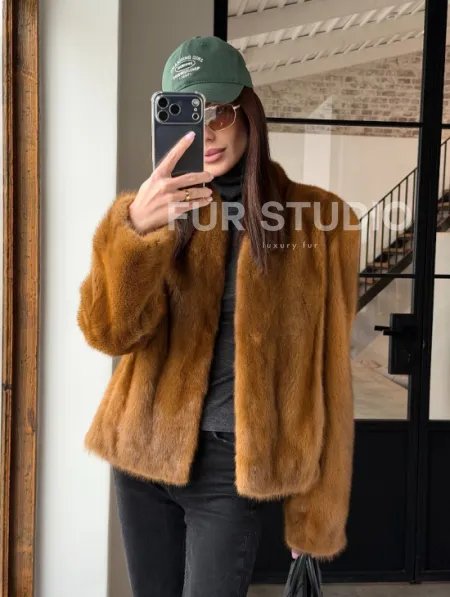 Меховой жакет из золотой норки - фото 26