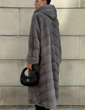 Шуба в диагональной выкладке меха норки, графит грей с капюшоном - фото 8