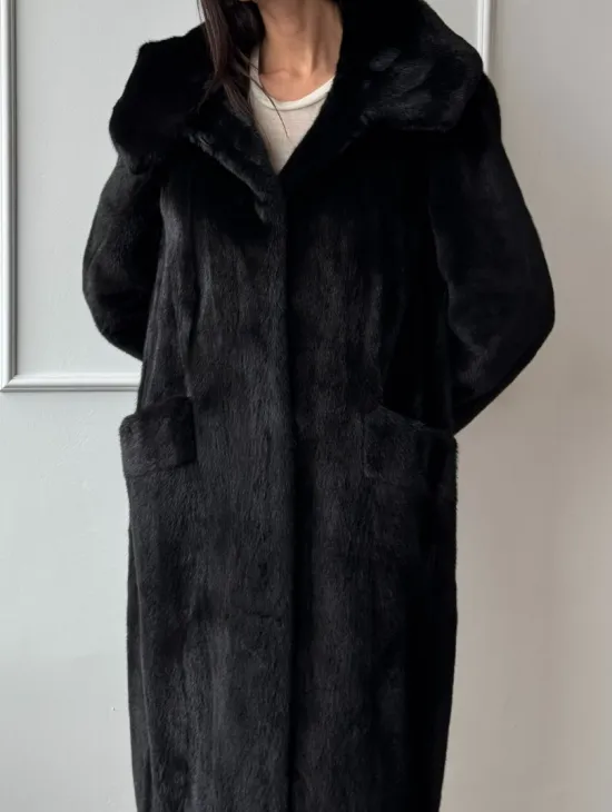 Натуральная черная женская шуба из меха норки Blackglama с капюшоном - фото 3