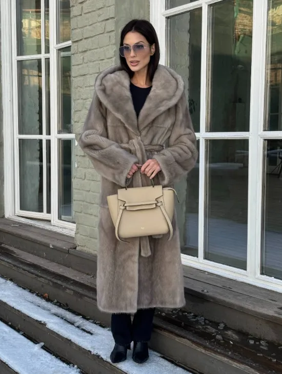 Шуба норковая серая с капюшоном и меховым поясом, классика - фото 7