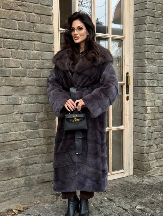 Удлиненная шуба из меха норки с капюшоном куница - фото 7