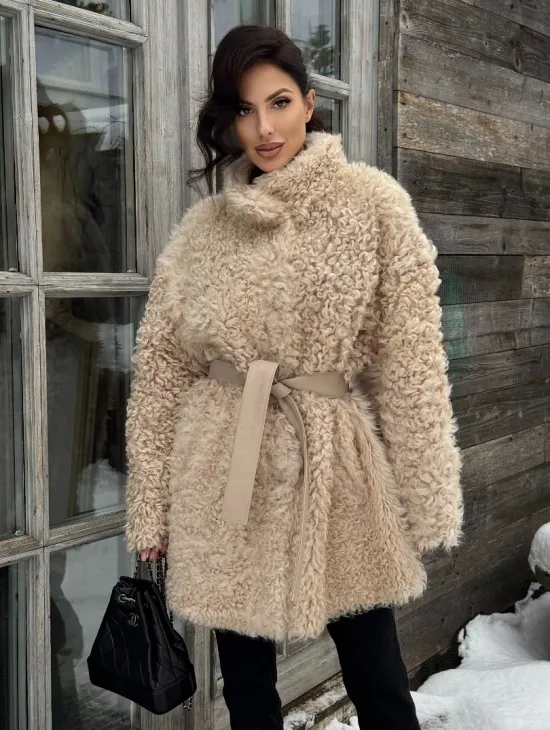 Двухсторонняя женская шуба - дубленка из меха испанского тиградо в бежевом цвете - фото 0
