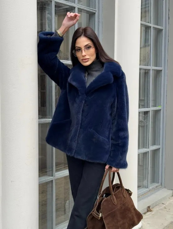 Синий норковый полушубок с английским воротником - фото 11