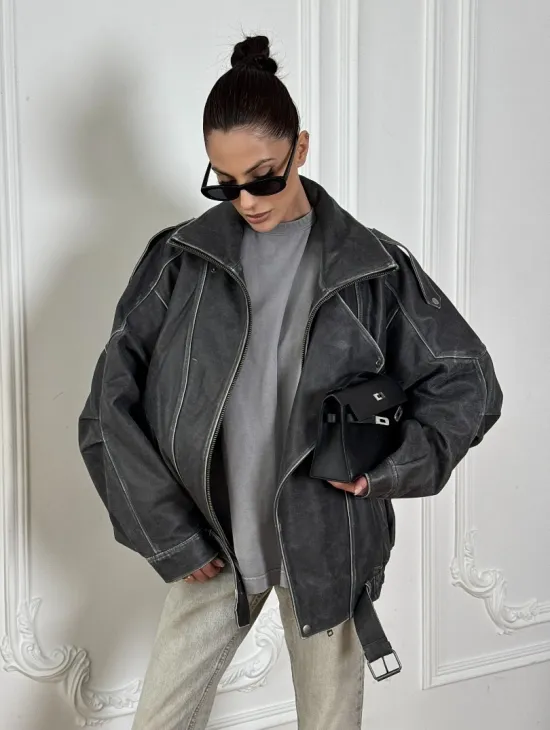 Кожаный женский бомбер Vintage grey с двойным воротником и затертыми швами - фото 8