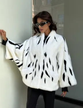 Белый норковый полушубок с рисунком - фото 10