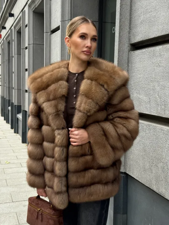 Шуба из натурального меха куницы с капюшоном - фото 11