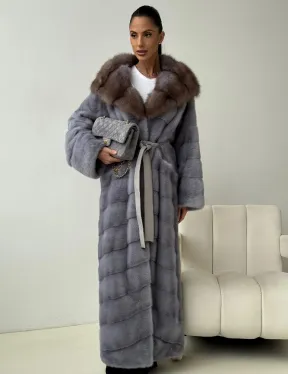 Голубая норковая шуба с капюшоном куницы - фото 7