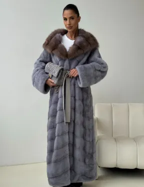 Голубая норковая шуба с капюшоном куницы - фото 0