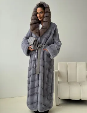 Голубая норковая шуба с капюшоном куницы - фото 9