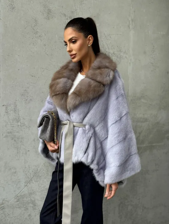 Короткая норковая шуба с воротником куницы - фото 10