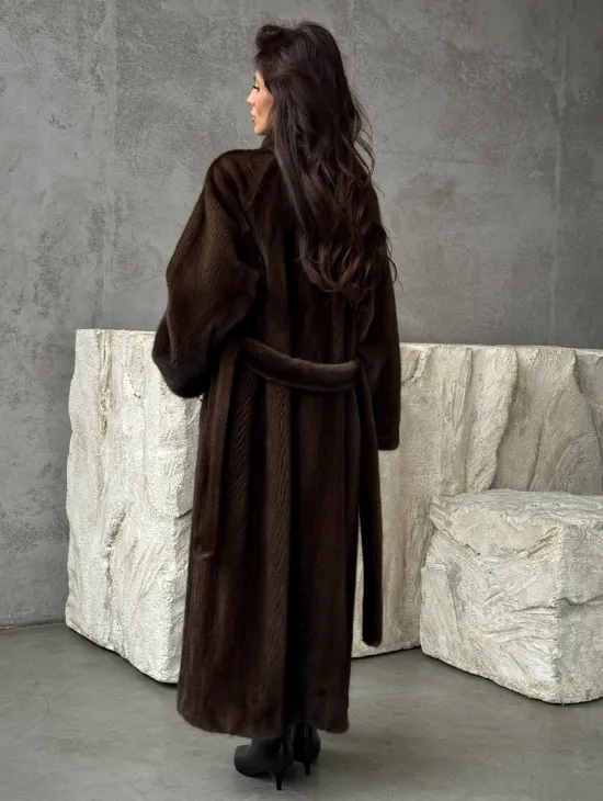 Пальто из норки с V-образным воротом - фото 6