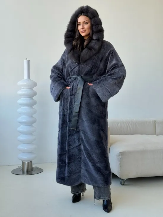 Длинная норковая шуба с куницей капюшон - фото 7