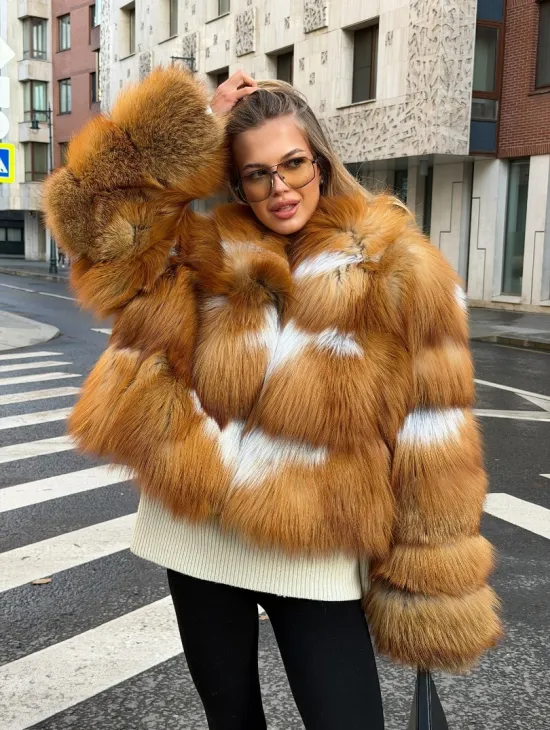 Шуба из лисы с капюшоном - фото 12