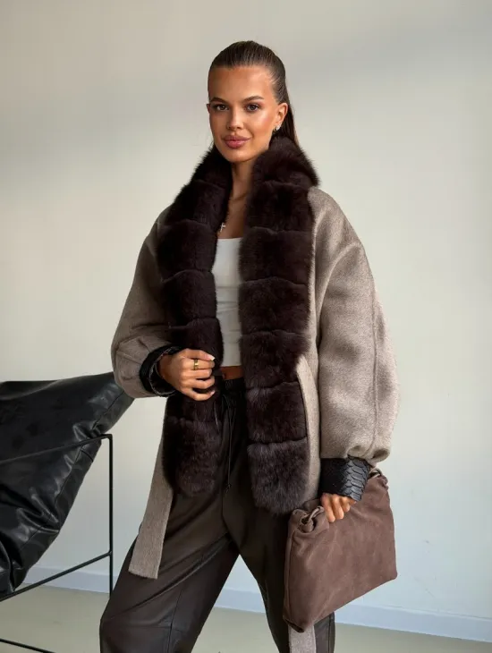 Пальто с мехом финского песца - фото 13