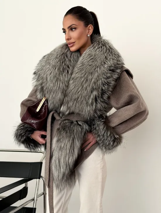 Полупальто с мехом чернобурки - фото 0