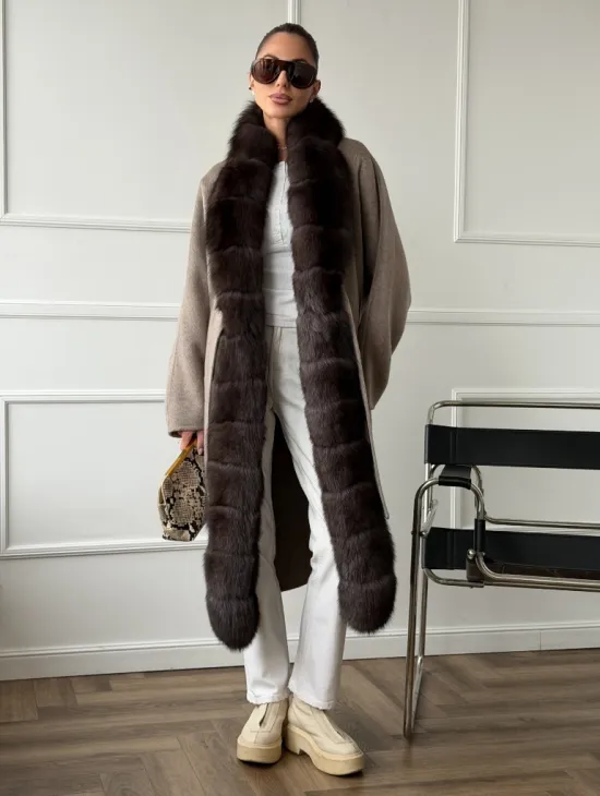 Длинное пальто с мехом финского песца - фото 9