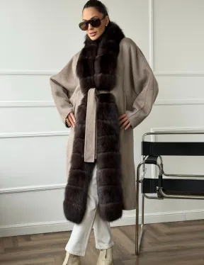 Длинное пальто с мехом финского песца - фото 6