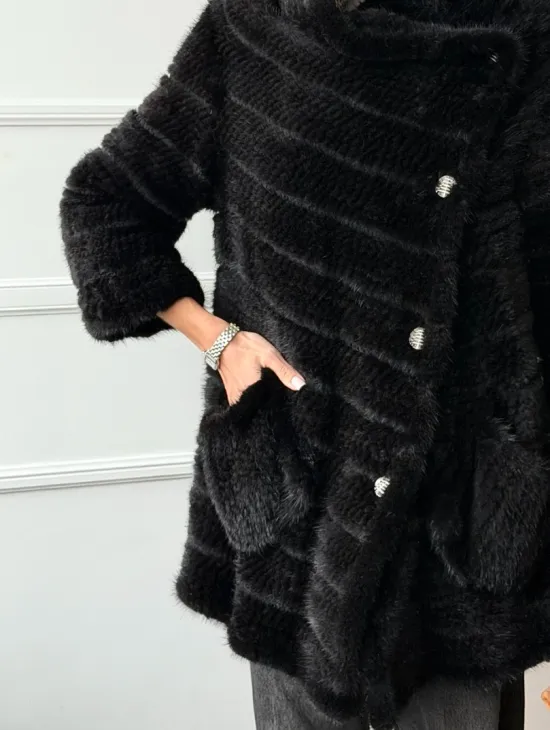 Меховое пальто из вязаной норки - фото 1