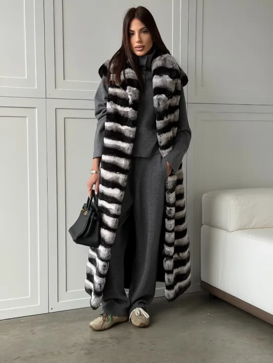 Меховой жилет из шиншиллового кролика - фото 7
