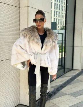 Белое норковое манто с капюшоном из меха рыси - фото 5