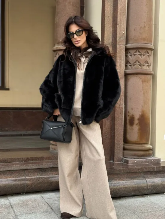 Черная норковая шуба с капюшоном - фото 10