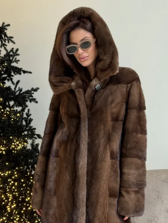 Норковая шуба с капюшоном в цвете орех - фото 1