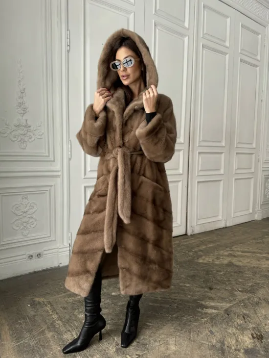 Норковое кимоно с капюшоном в цвете пастель - фото 3