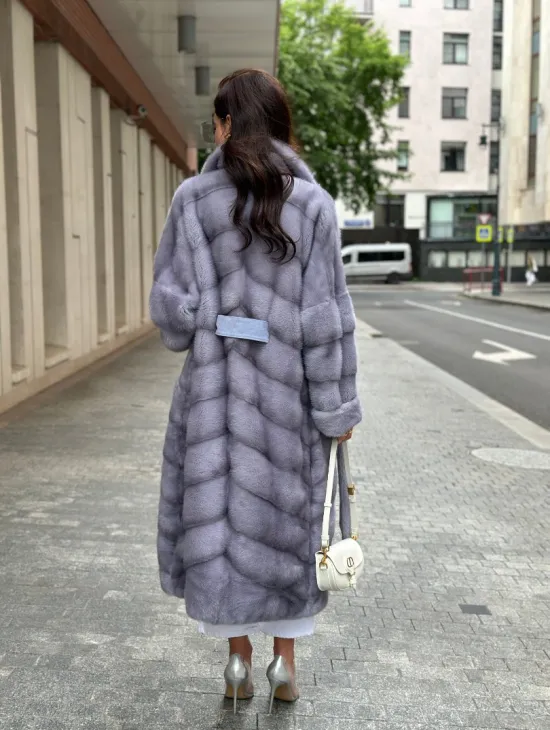 Пальто из голубой норки - фото 6